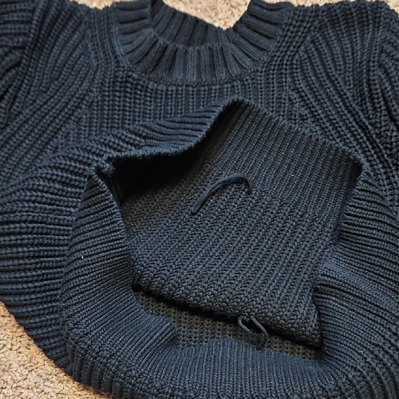 Everlane Textured Cotton Crew Sweater - Picture 12 of 13